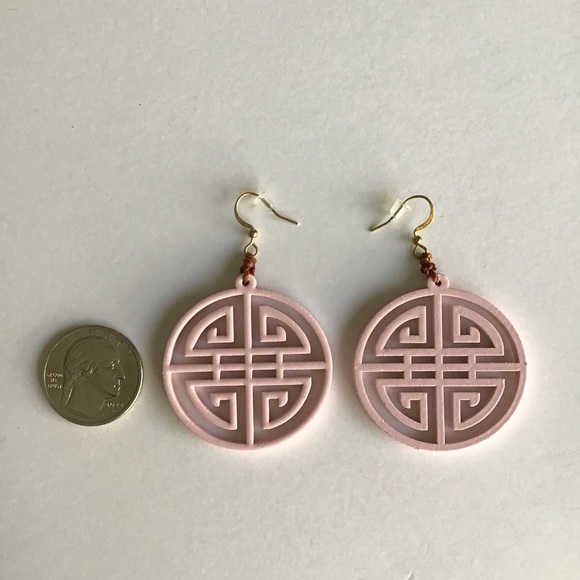 NEW Medallion Earrings Asian-Style Pink Lacquer Open Work Tagua Nut Lightweight - Picture 11 of 14